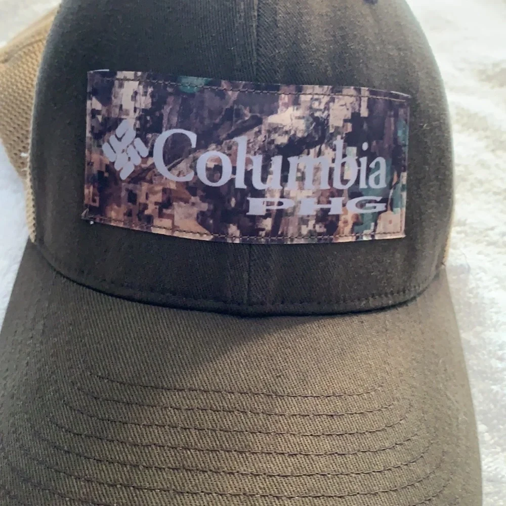 COLUMBIA SPORTSWEAR CO CAPS